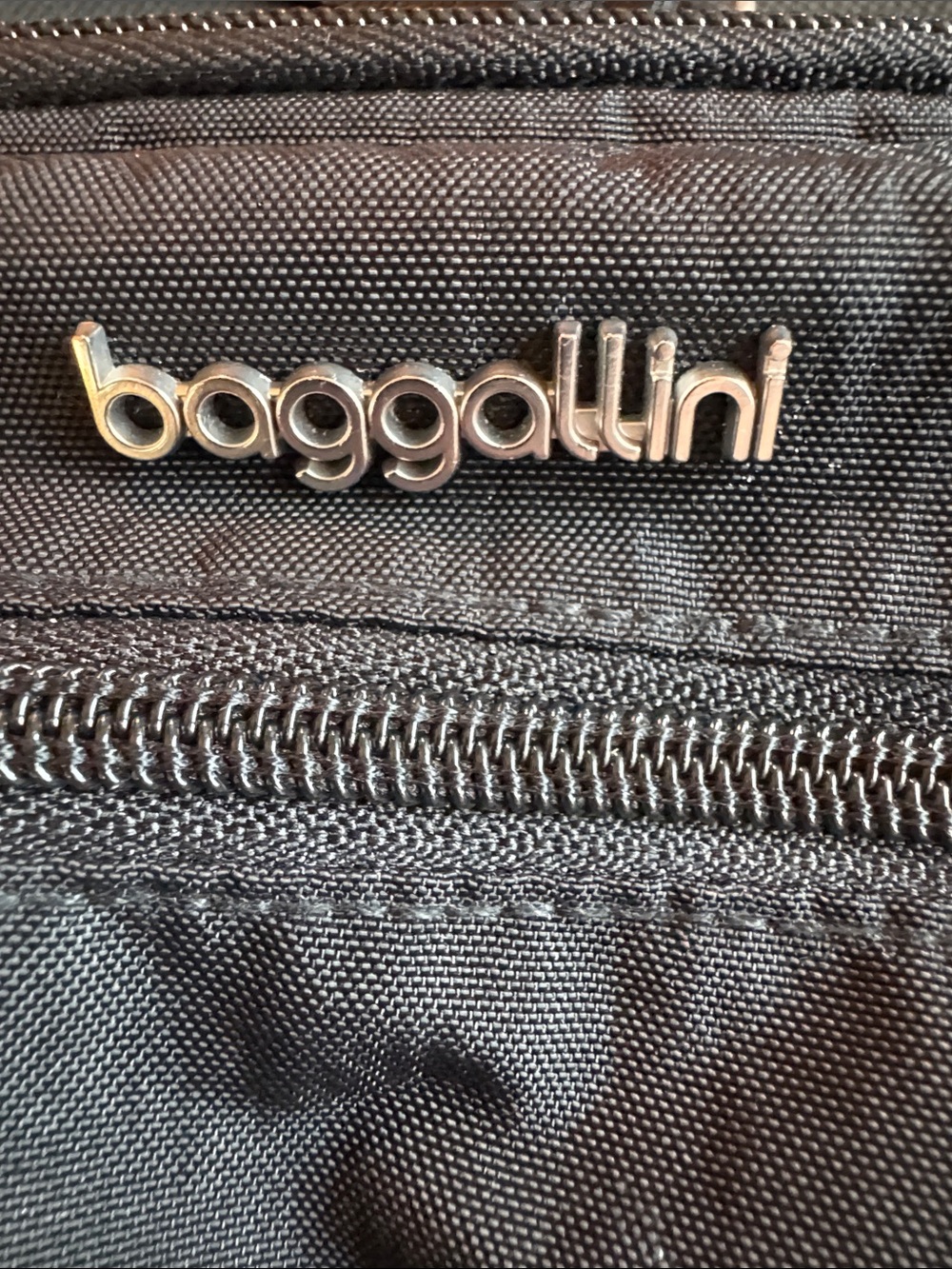 Baggallini Black Compact Crossbody Organizer